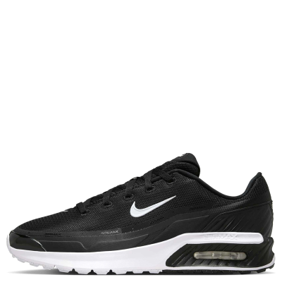 El Nike Air Max Bia “Black” combina una estética completamente oscura con una construcción ligera y funcional. Su upper de malla transpirable, unidad Max Air en el talón y suela de goma tipo Waffle ofrecen comodidad, amortiguación y tracción para el uso diario. Una propuesta minimalista que mantiene la esencia deportiva de la línea Air Max.
